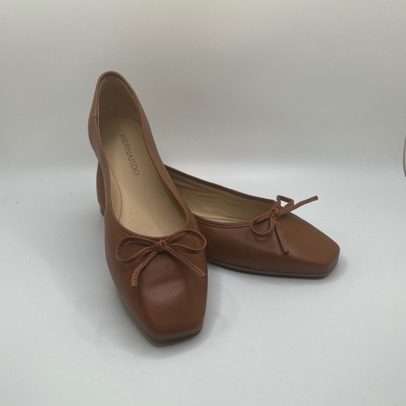 Bernardo Shoes - Bernardo Women”s Gwynn Ballet Flat Brown Upper Leather Size 7M